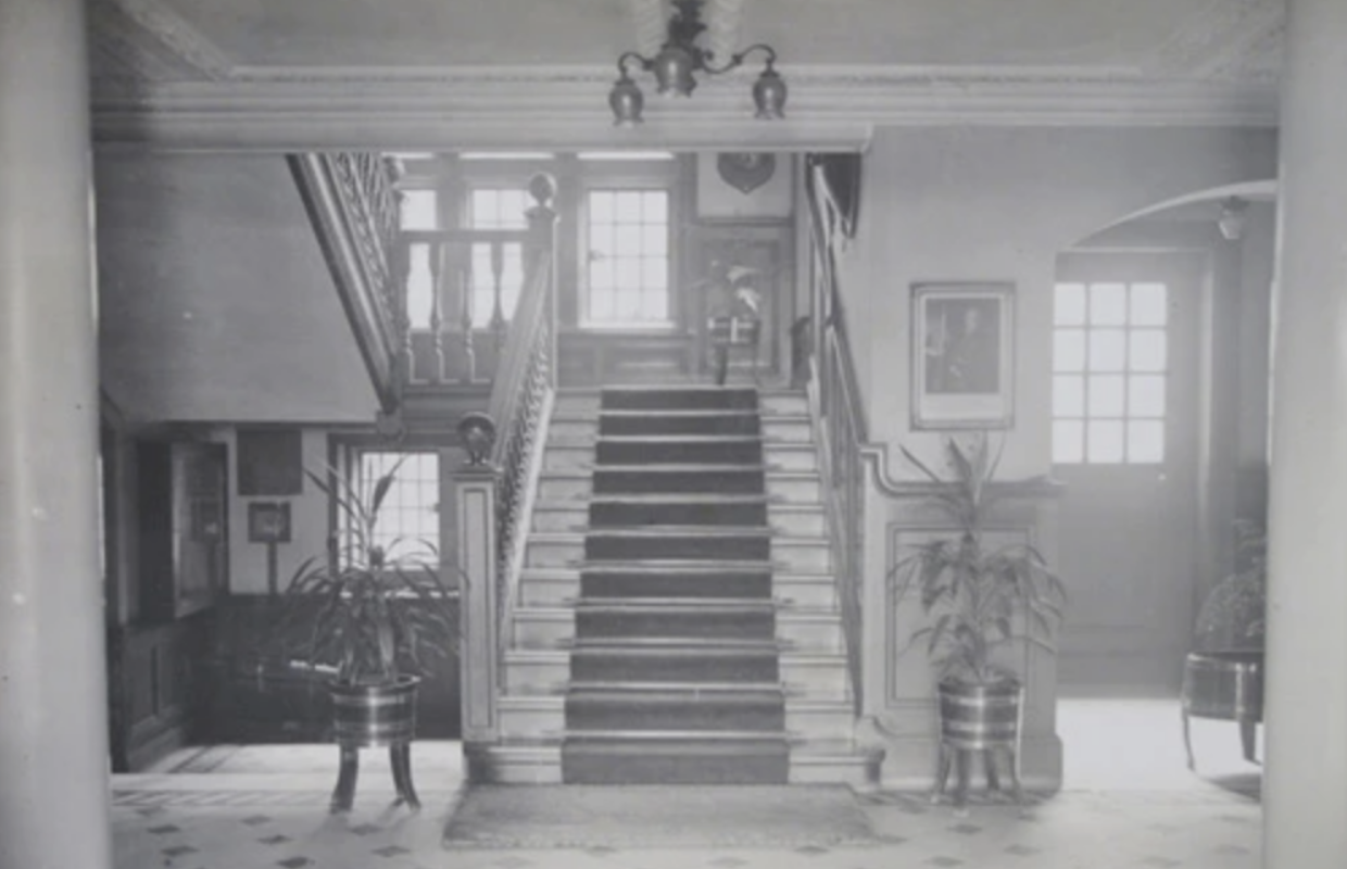 Officers_Mess_Front_Hall